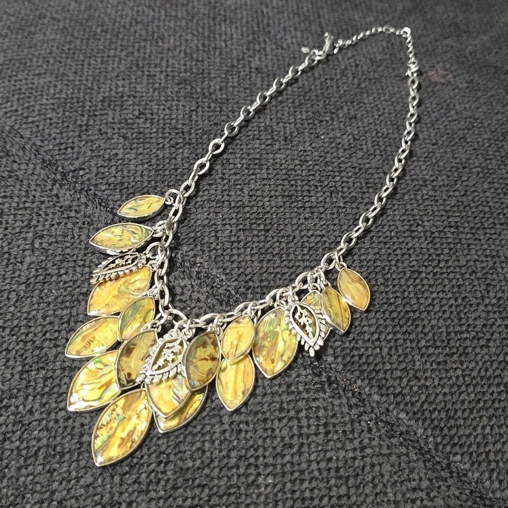 PREMIER DESIGNS Mother of Pearl Abalone Moda Necklace, Statement Leaf Necklace - Picture 10 of 12